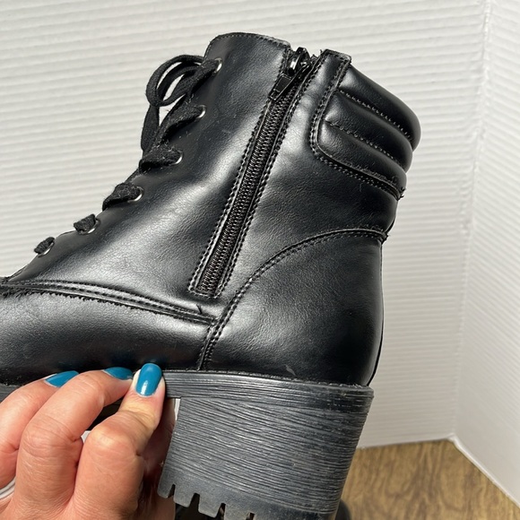 Madden Girl Black Lace Up Heeled Moto Combat Boots Size 7.5 - Picture 11 of 15